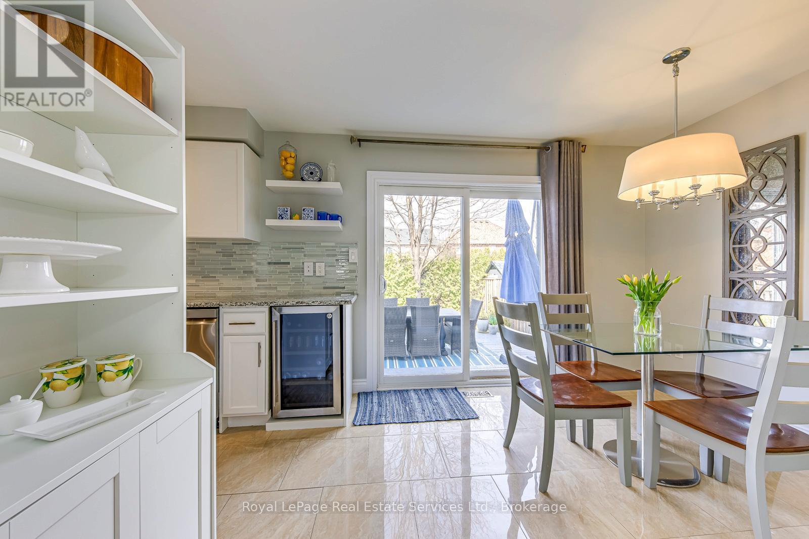 2268 Seton Crescent, Burlington, Ontario  L7L 6Y4 - Photo 8 - W12950082