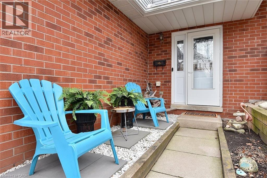 2065 Amherst Heights Court Unit# 42, Burlington, Ontario  L7P 4S1 - Photo 3 - 40811970