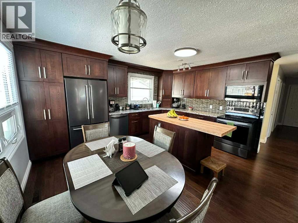 3641 44 Street, Ponoka, Alberta  T4J 1A6 - Photo 4 - A2295348