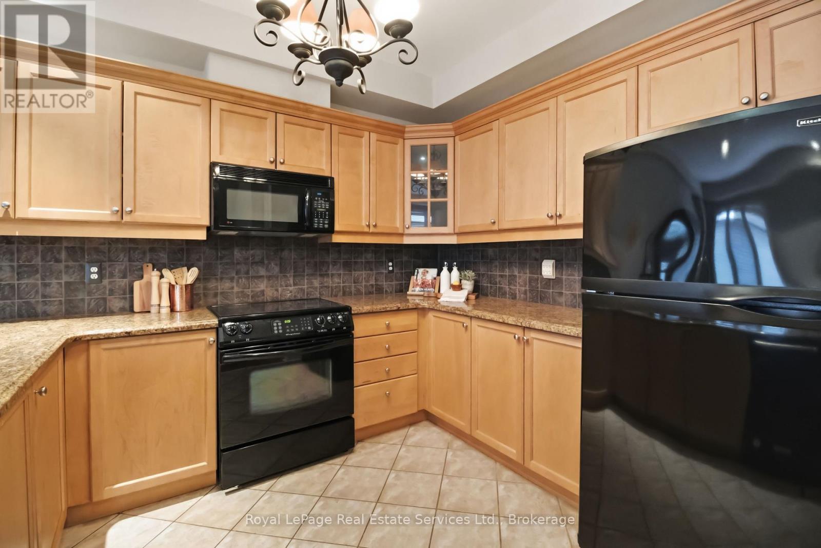 32 - 1169 Dorval Drive, Oakville, Ontario  L6M 4V7 - Photo 12 - W12862698