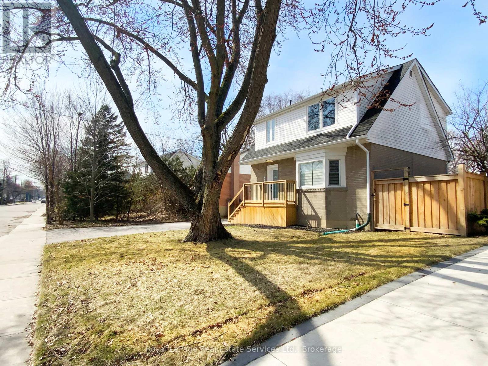 MAIN & SECOND FLOOR - 94 WEST 32ND STREET, Hamilton, Ontario