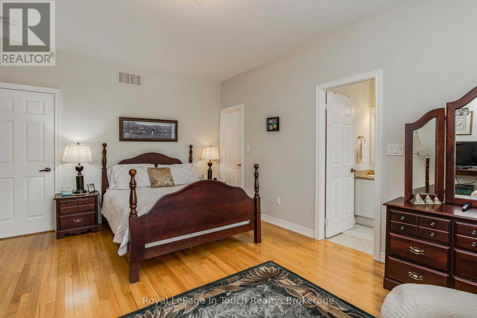 75 Pearl Street, Wasaga Beach, Ontario  L9Z 0G8 - Photo 20 - S12950120