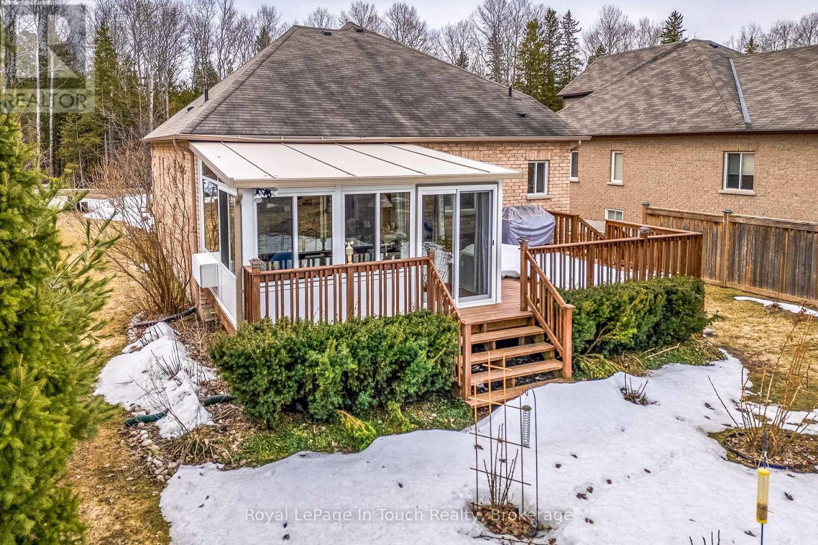 75 Pearl Street, Wasaga Beach, Ontario  L9Z 0G8 - Photo 3 - S12950120