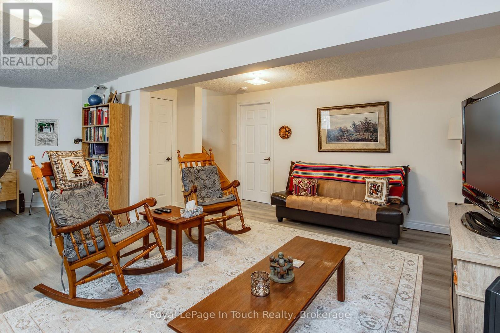 75 Pearl Street, Wasaga Beach, Ontario  L9Z 0G8 - Photo 32 - S12950120