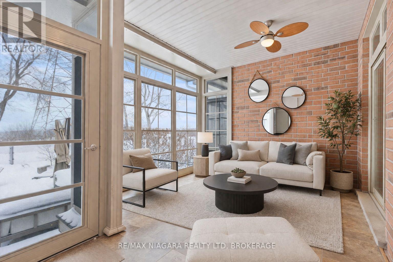 1069 Beach Boulevard, Hamilton (Hamilton Beach), Ontario  L8H 6Z9 - Photo 6 - X12950128