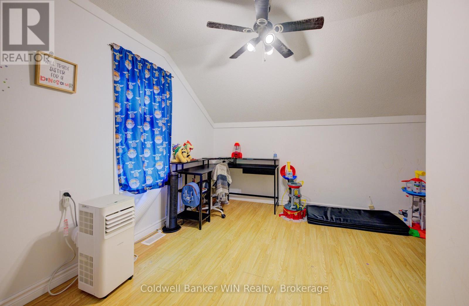 3 Page Street, Wellington North (Mount Forest), Ontario  N0G 2L3 - Photo 22 - X12950094