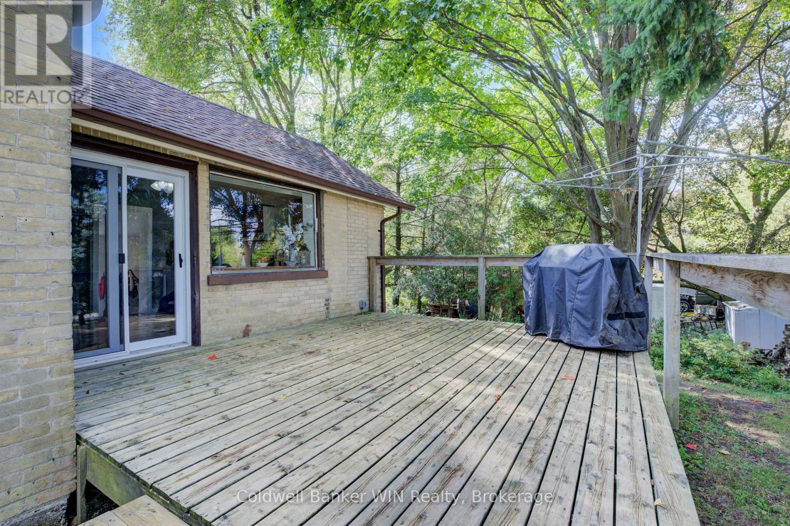 3 Page Street, Wellington North (Mount Forest), Ontario  N0G 2L3 - Photo 36 - X12950094