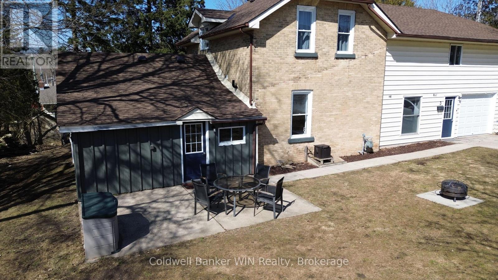 3 Page Street, Wellington North (Mount Forest), Ontario  N0G 2L3 - Photo 38 - X12950094