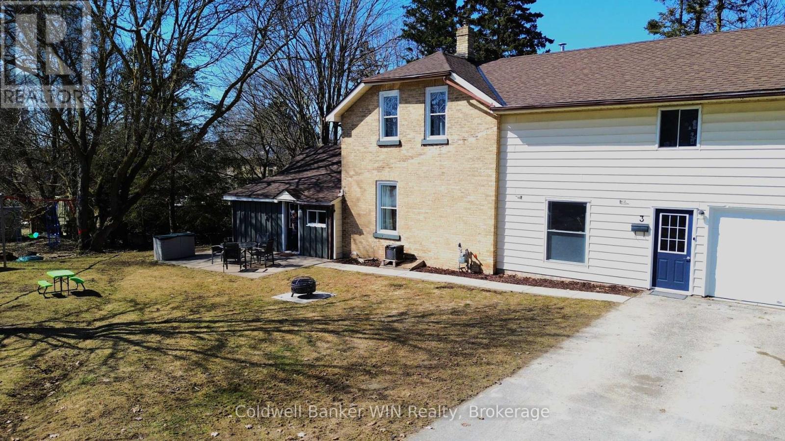 3 Page Street, Wellington North (Mount Forest), Ontario  N0G 2L3 - Photo 40 - X12950094
