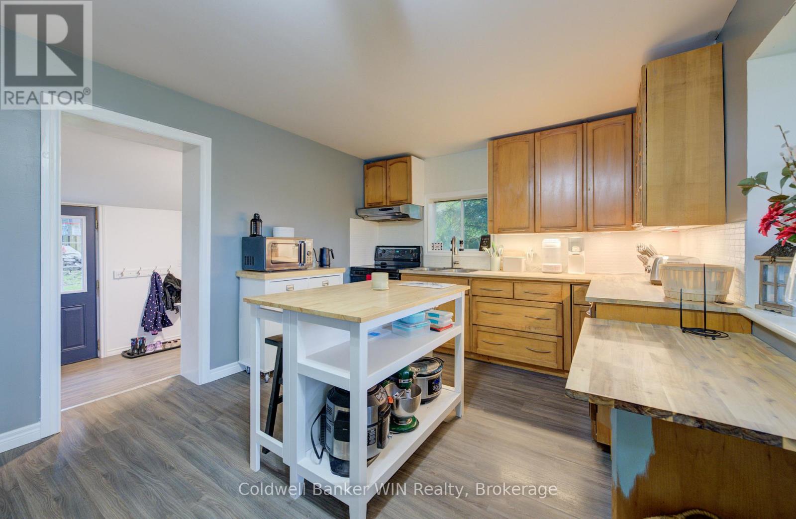 3 Page Street, Wellington North (Mount Forest), Ontario  N0G 2L3 - Photo 8 - X12950094