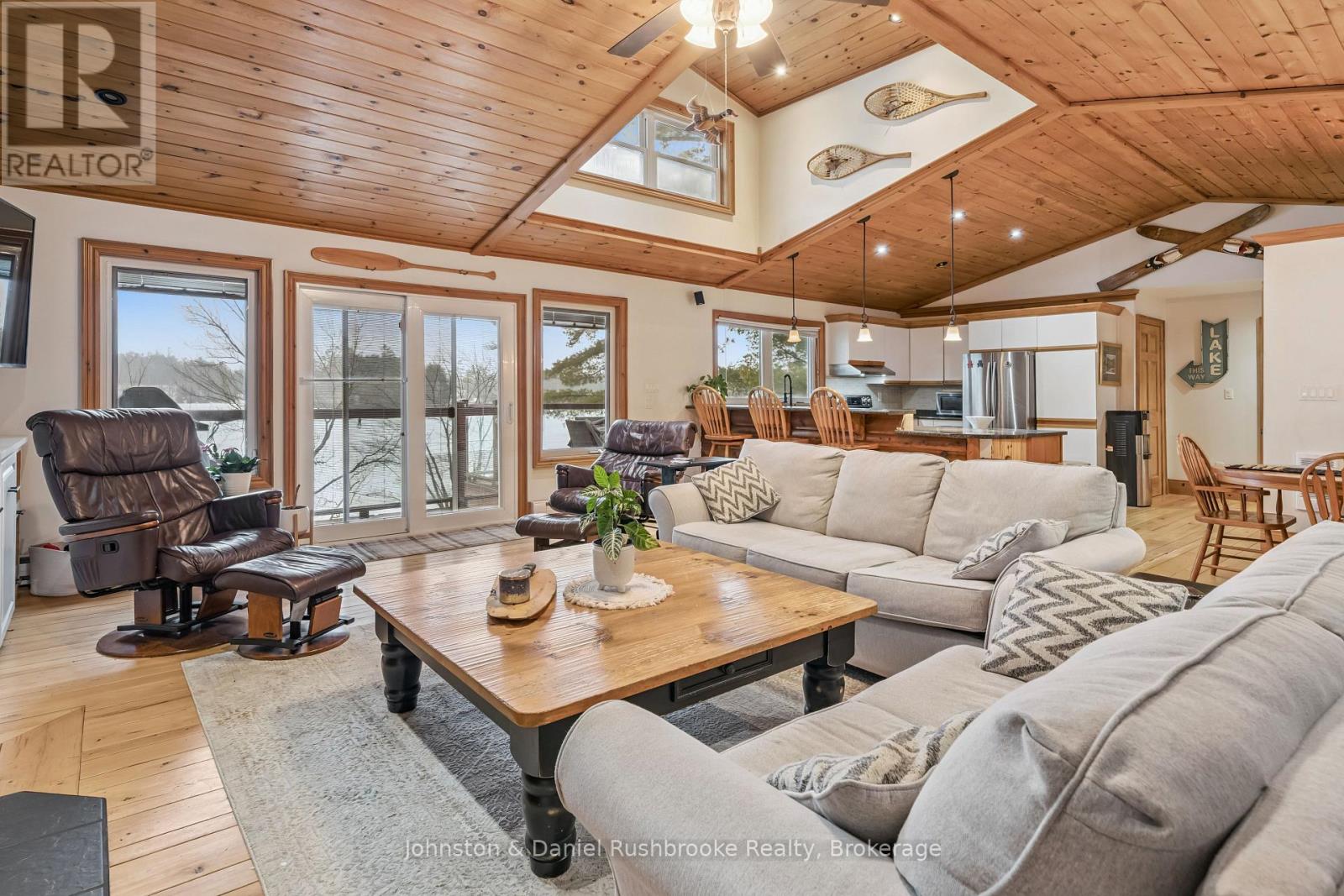 1051 Evanswood Drive, Gravenhurst, Ontario  P0E 1G0 - Photo 3 - X12950162