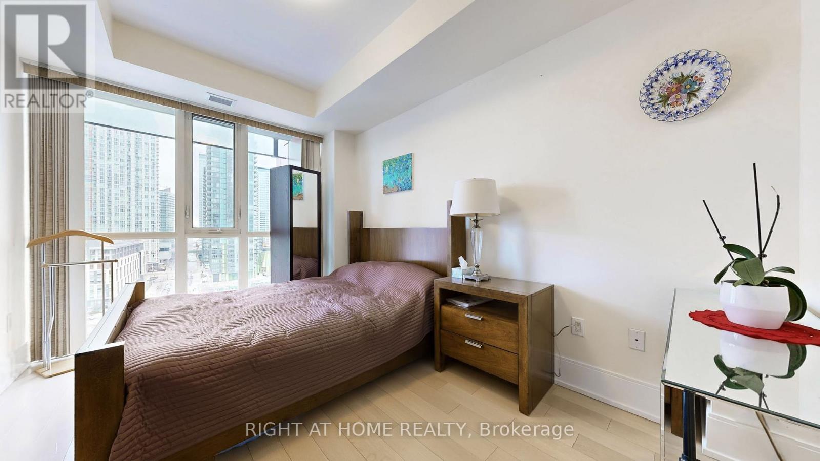 1031 - 560 Front Street W, Toronto, Ontario M5V 1C1 - Photo 10 - C12950104