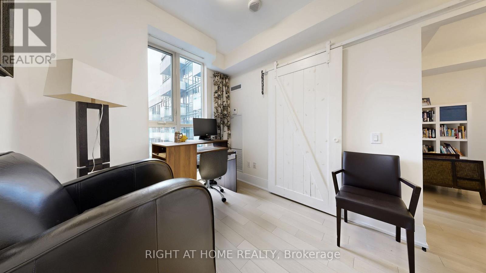 1031 - 560 Front Street W, Toronto, Ontario M5V 1C1 - Photo 12 - C12950104