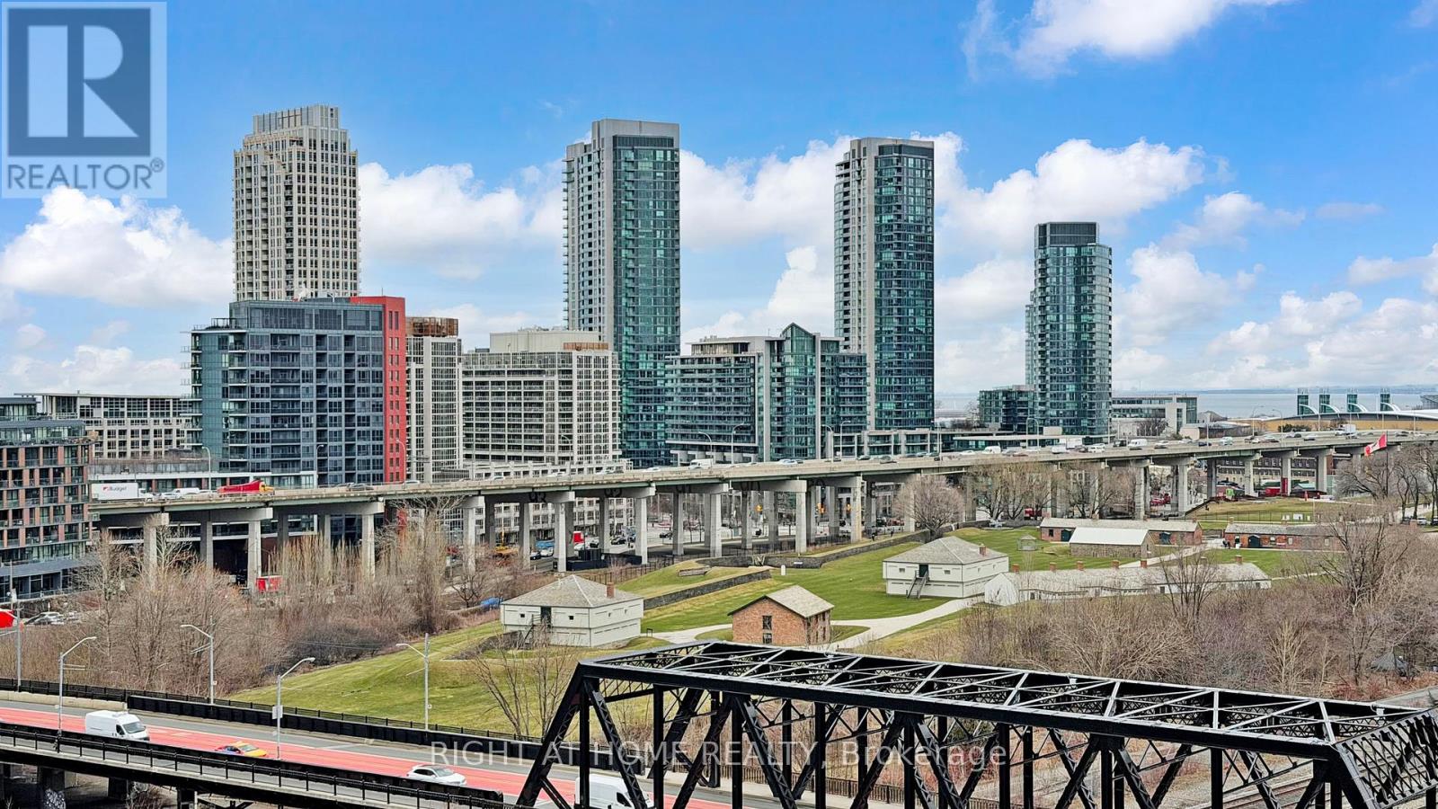 1031 - 560 Front Street W, Toronto, Ontario M5V 1C1 - Photo 18 - C12950104