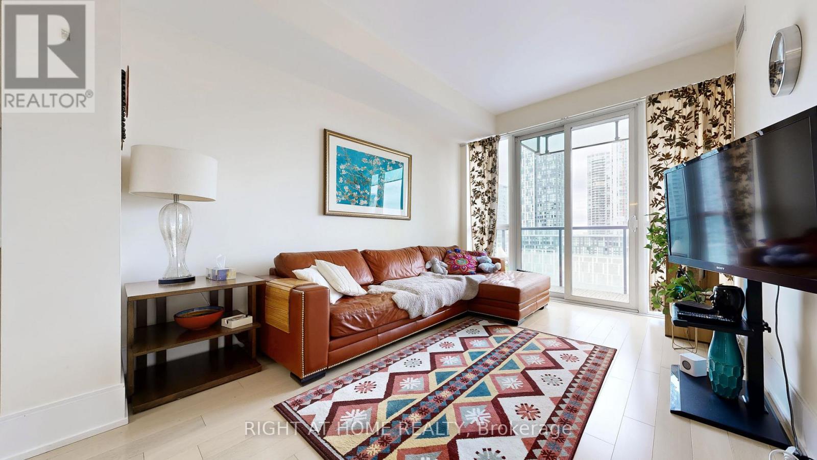 1031 - 560 Front Street W, Toronto, Ontario M5V 1C1 - Photo 3 - C12950104