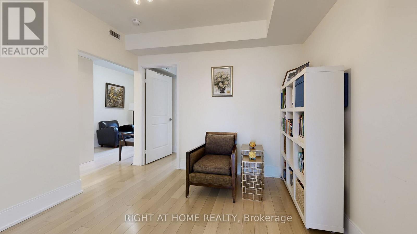 1031 - 560 Front Street W, Toronto, Ontario M5V 1C1 - Photo 7 - C12950104