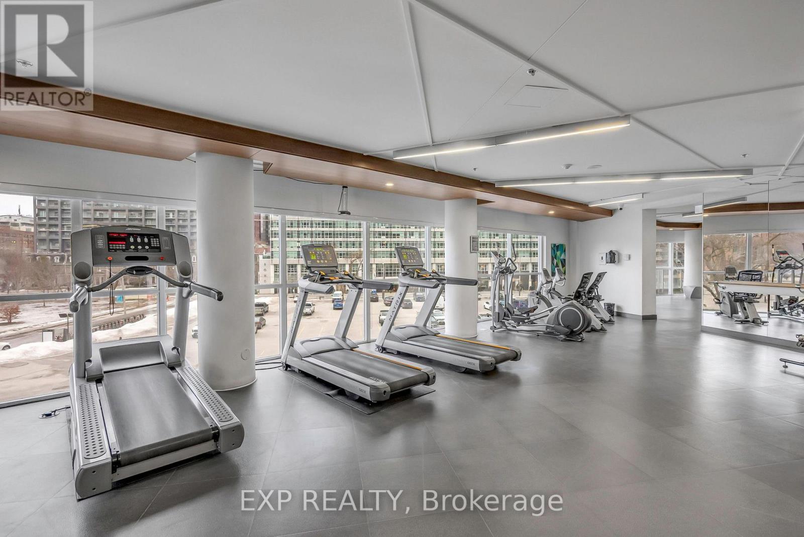 2021 - 352 Front Street W, Toronto, Ontario  M5V 0K3 - Photo 24 - C12950178