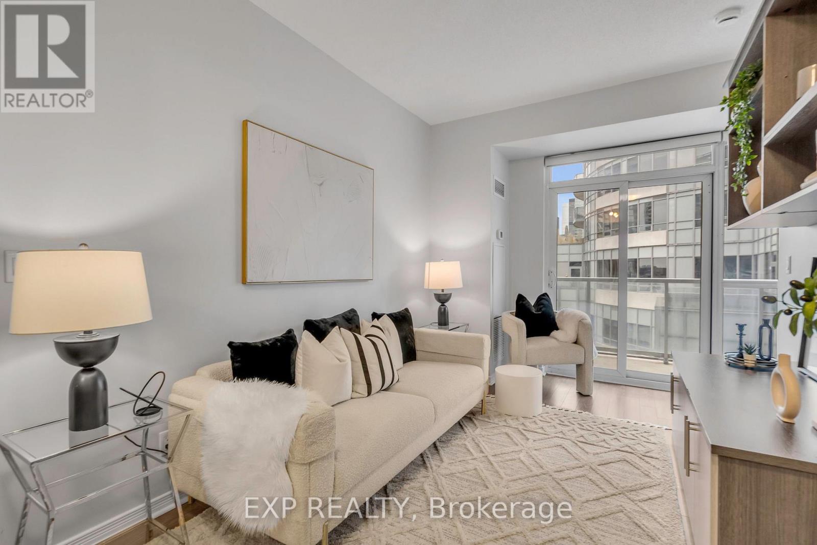 2021 - 352 Front Street W, Toronto, Ontario  M5V 0K3 - Photo 5 - C12950178