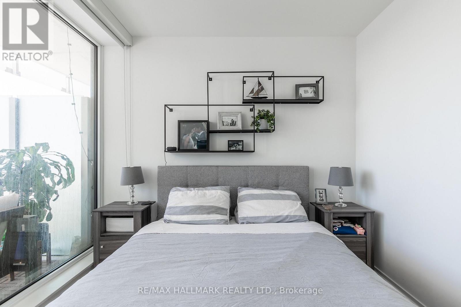 2409 - 197 Yonge Street, Toronto, Ontario  M5B 1M4 - Photo 12 - C12950190