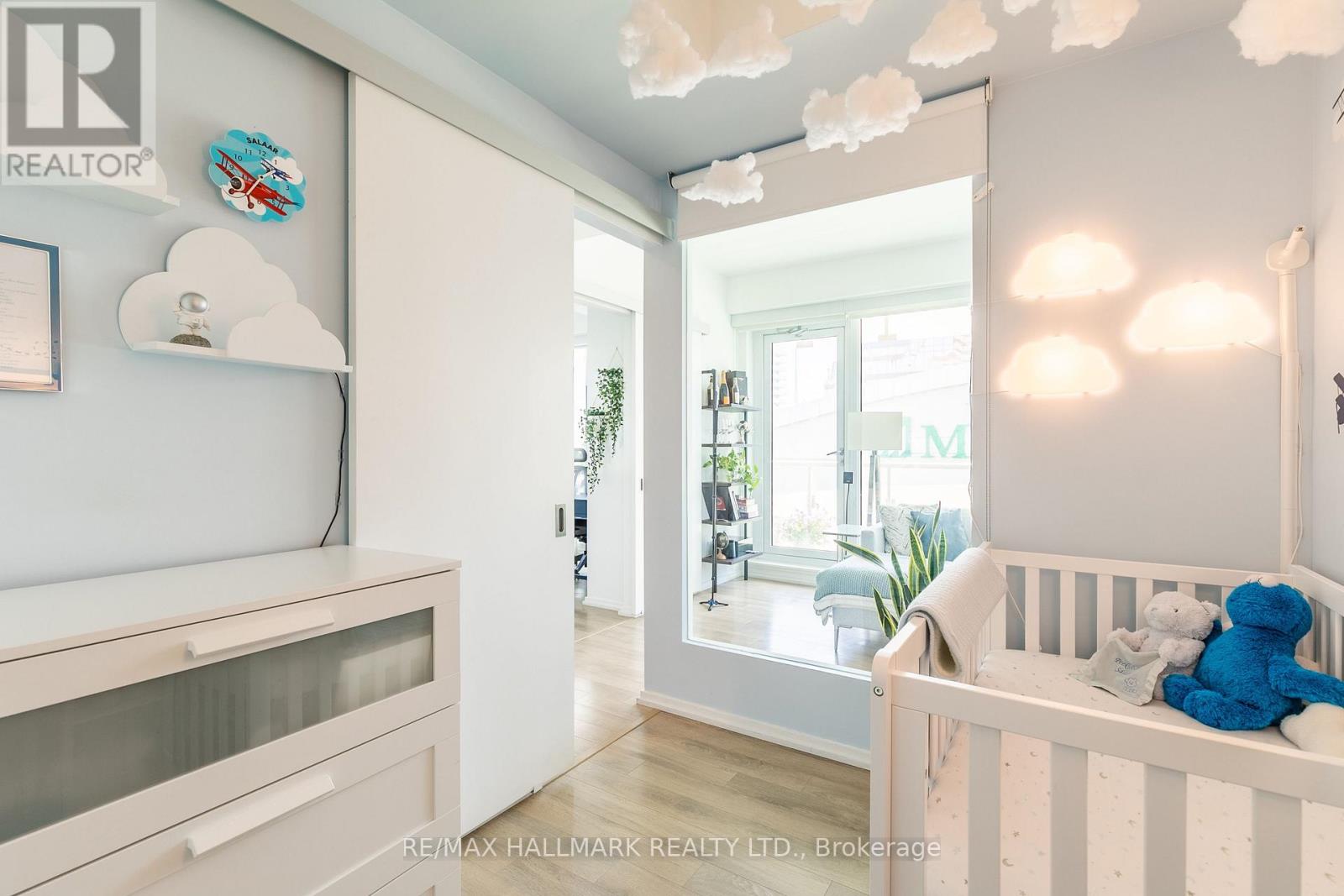 2409 - 197 Yonge Street, Toronto, Ontario  M5B 1M4 - Photo 18 - C12950190