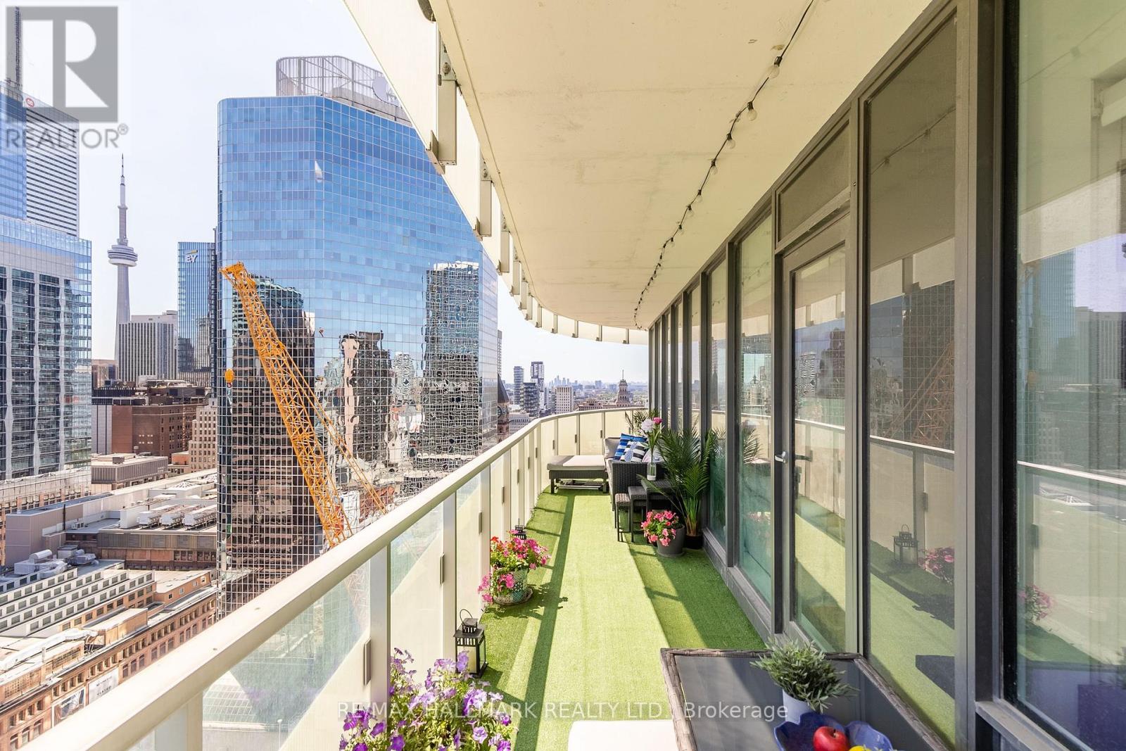 2409 - 197 Yonge Street, Toronto, Ontario  M5B 1M4 - Photo 22 - C12950190