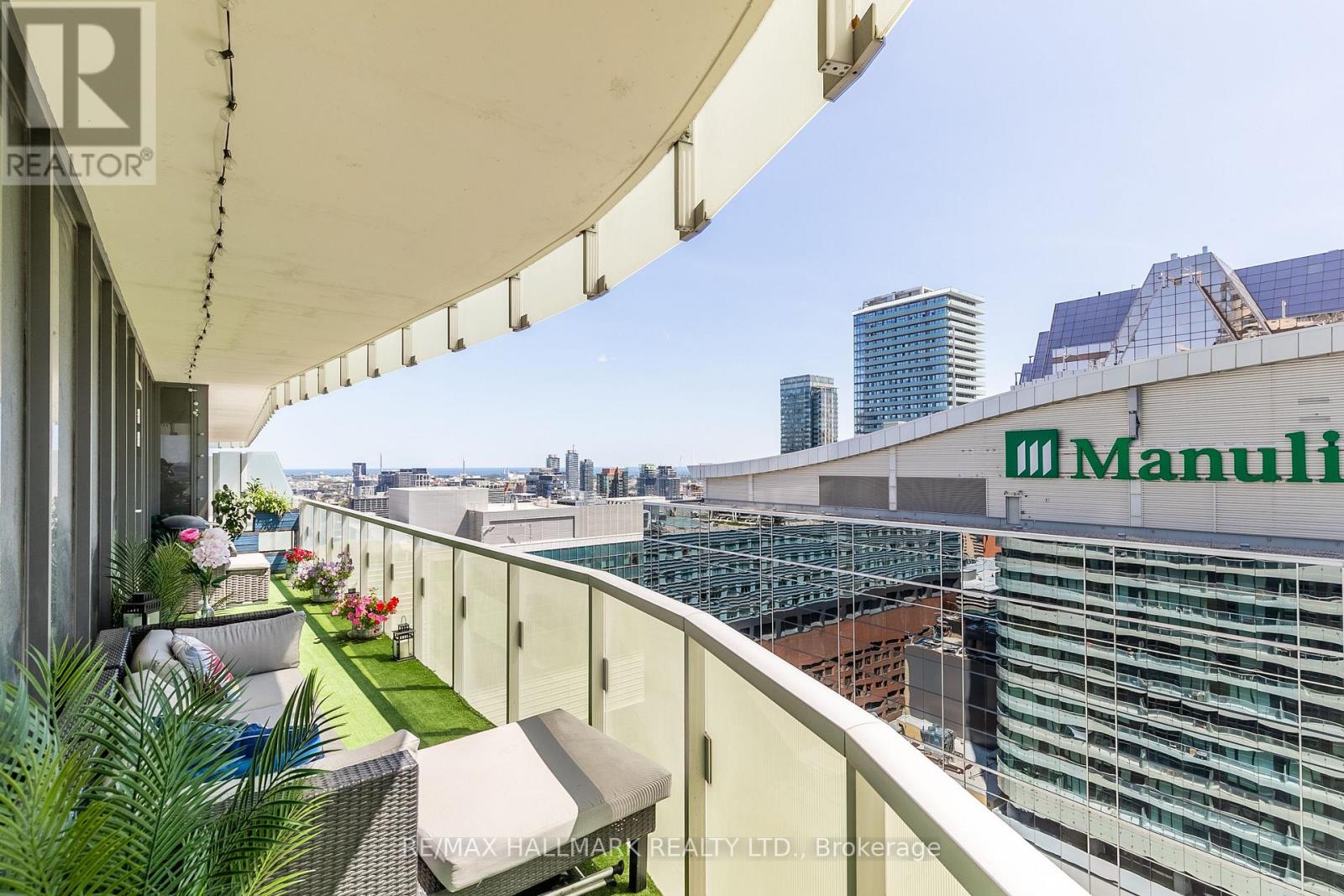 2409 - 197 Yonge Street, Toronto, Ontario  M5B 1M4 - Photo 23 - C12950190