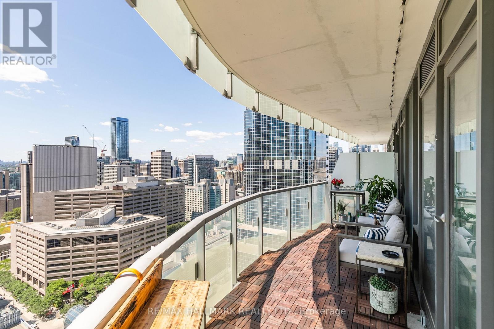 2409 - 197 Yonge Street, Toronto, Ontario  M5B 1M4 - Photo 26 - C12950190