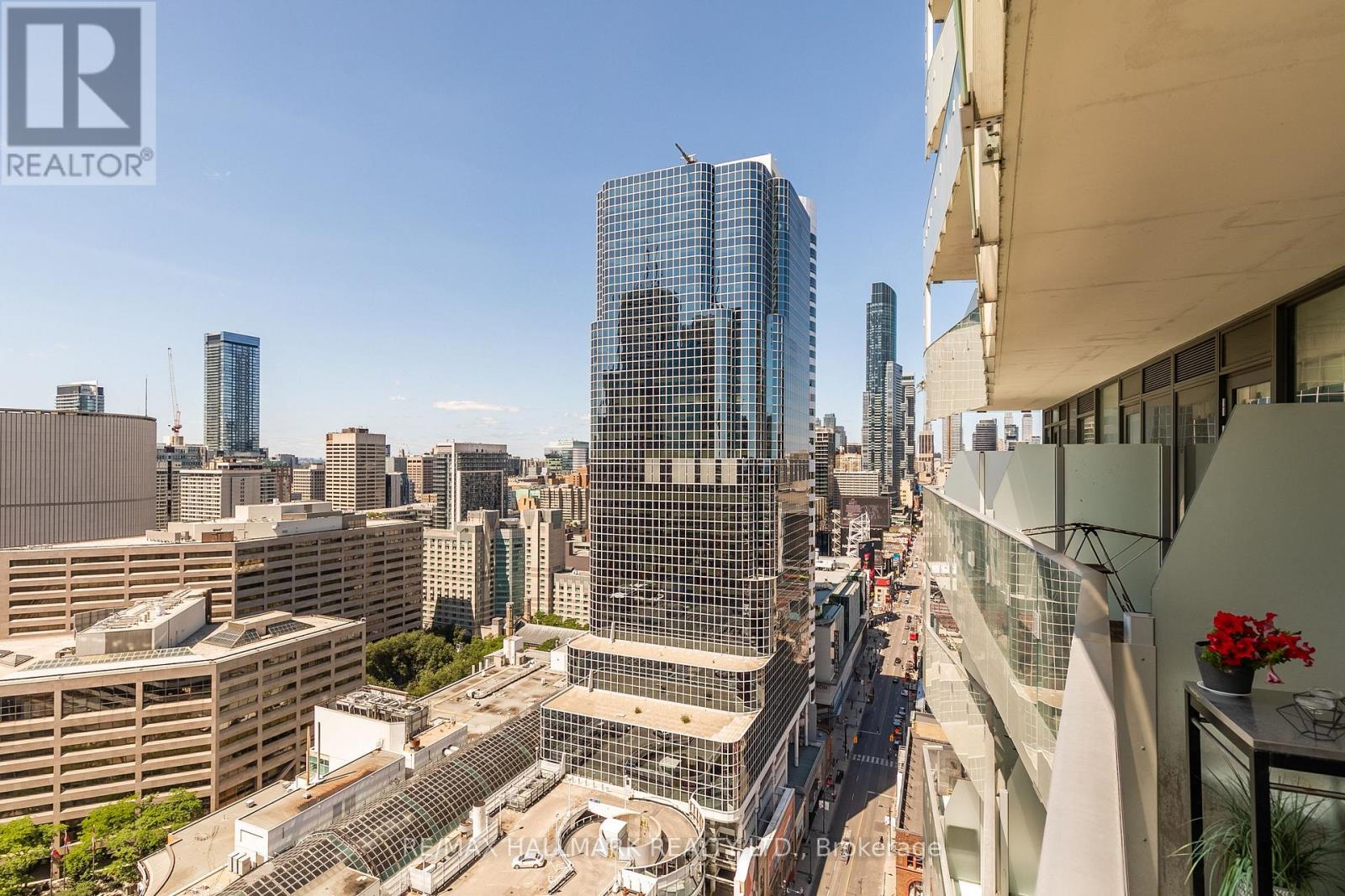 2409 - 197 Yonge Street, Toronto, Ontario  M5B 1M4 - Photo 31 - C12950190