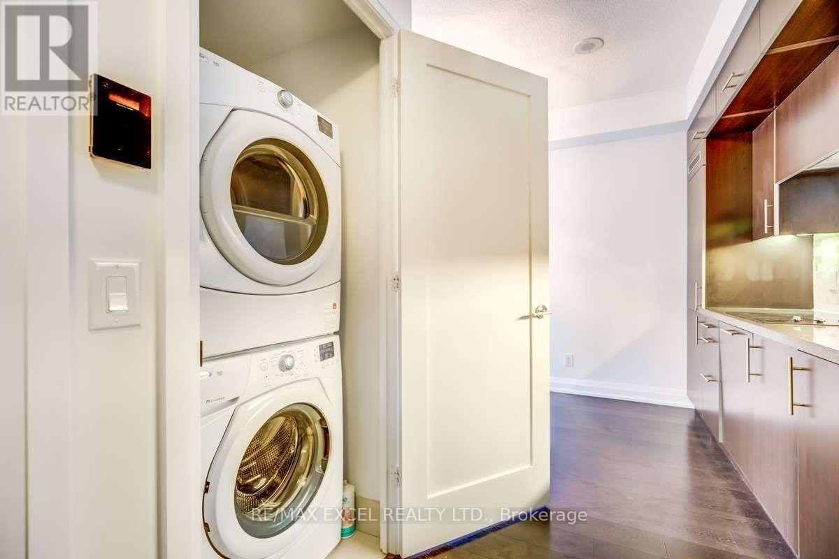 2006 - 2 Anndale Drive, Toronto, Ontario  M2N 0G5 - Photo 13 - C12950206