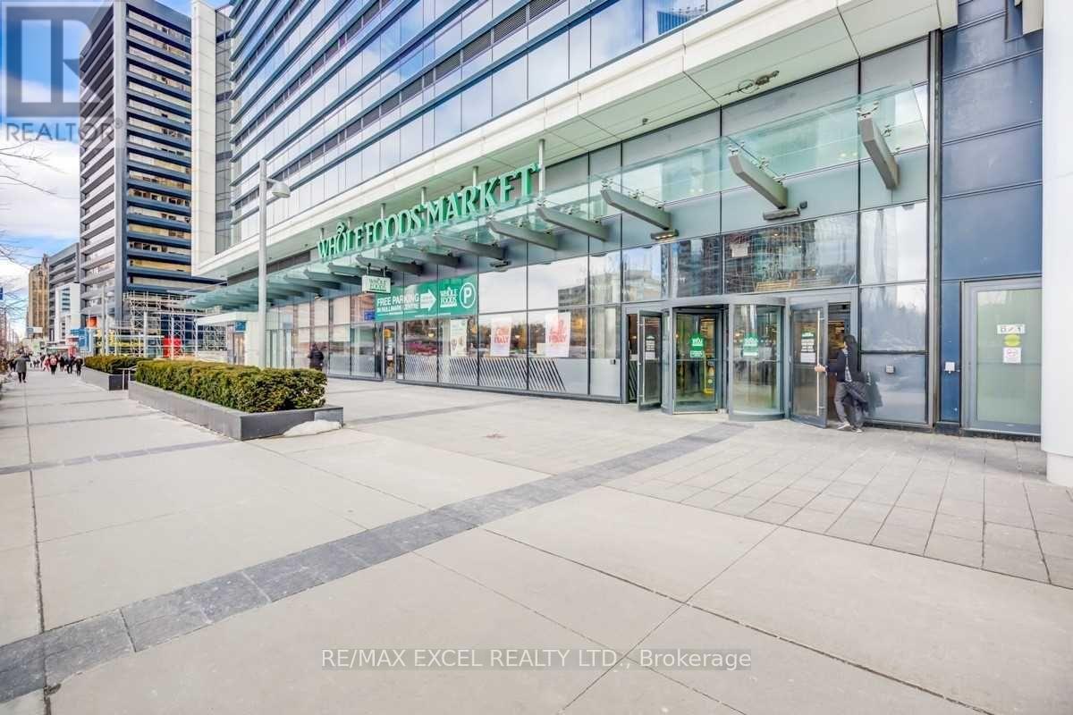 2006 - 2 Anndale Drive, Toronto, Ontario  M2N 0G5 - Photo 4 - C12950206