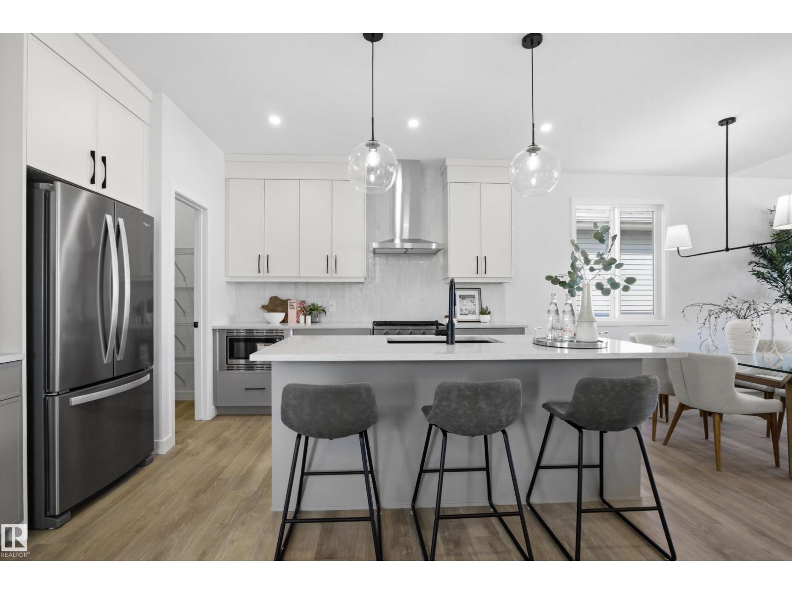 3704 Cross Ld Sw, Edmonton, Alberta  T6W 4M8 - Photo 2 - E4476239