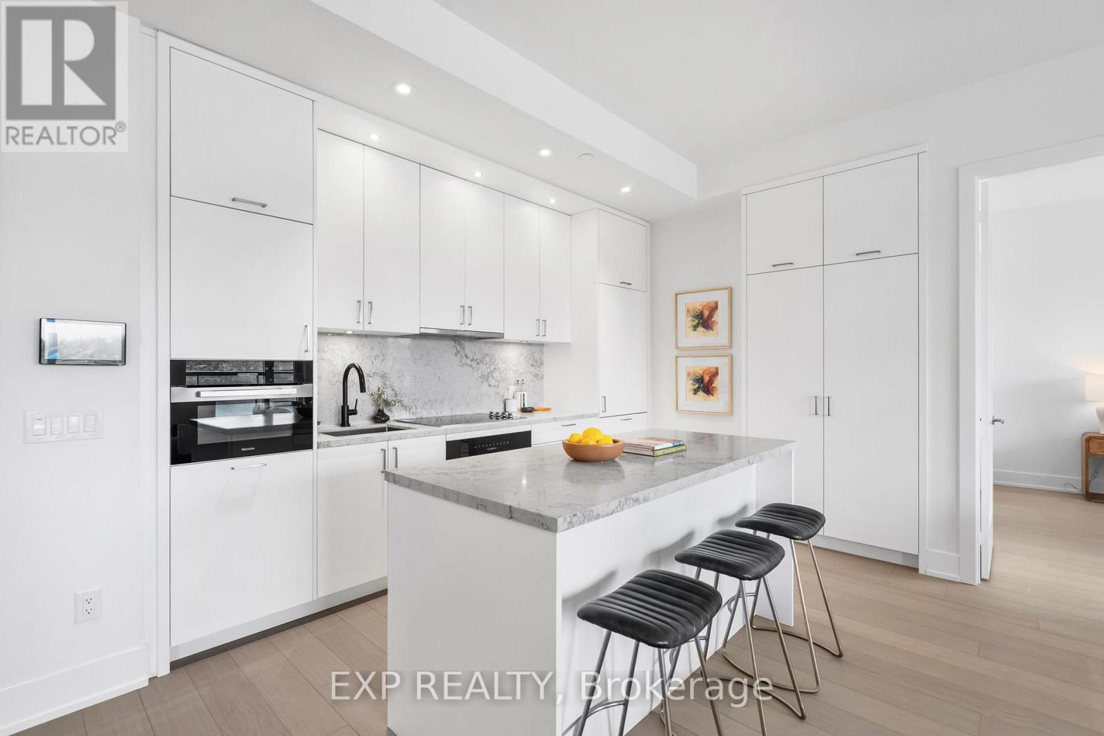 301 - 397 Royal Orchard Boulevard, Markham, Ontario  L3T 0H3 - Photo 10 - N12950012