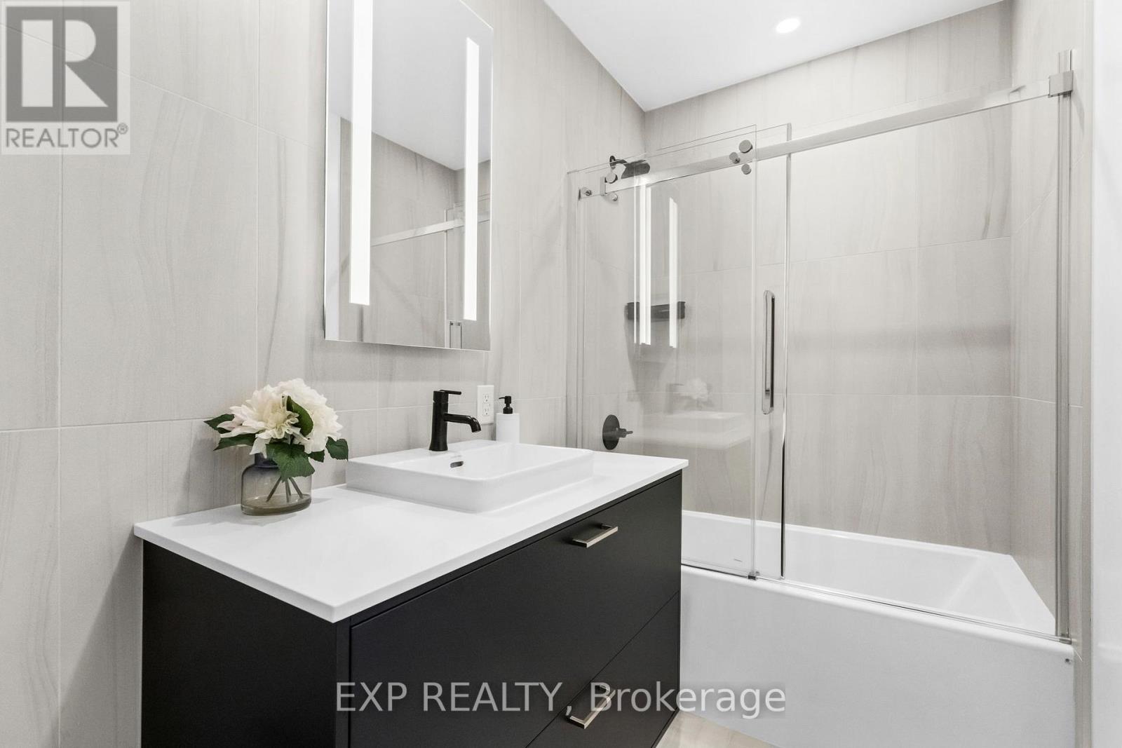 301 - 397 Royal Orchard Boulevard, Markham, Ontario  L3T 0H3 - Photo 19 - N12950012