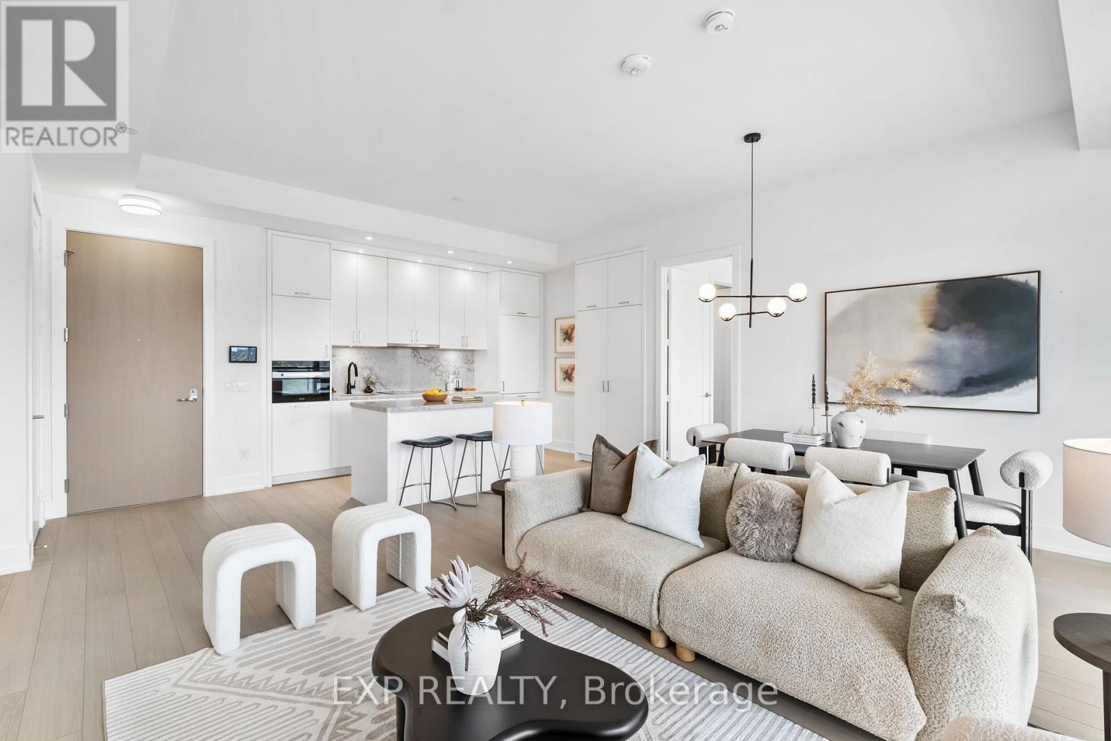 301 - 397 Royal Orchard Boulevard, Markham, Ontario  L3T 0H3 - Photo 2 - N12950012