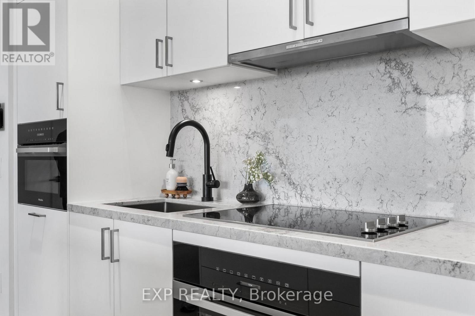 301 - 397 Royal Orchard Boulevard, Markham, Ontario  L3T 0H3 - Photo 8 - N12950012