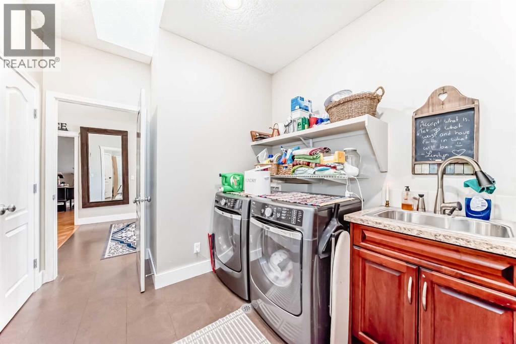 33 Boulder Creek Manor SE, Langdon, Alberta  T0J 1X3 - Photo 26 - A2291251