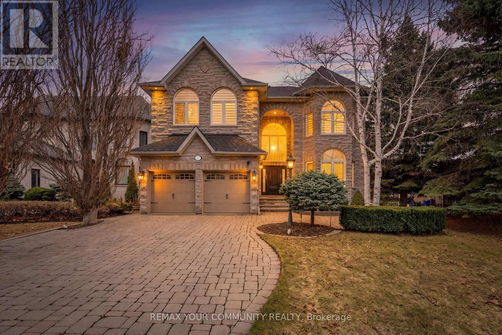 37 VAUGHAN BOULEVARD, Vaughan, Ontario