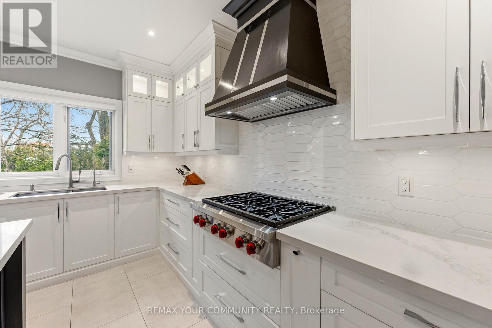 37 Vaughan Boulevard, Vaughan, Ontario  L4J 3N8 - Photo 14 - N12950042