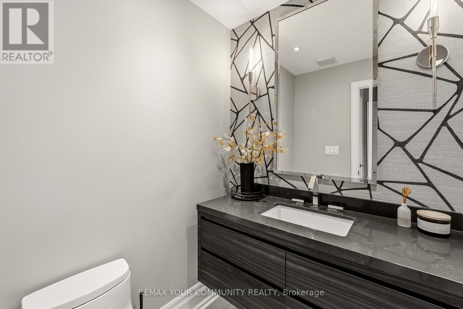 37 Vaughan Boulevard, Vaughan, Ontario  L4J 3N8 - Photo 18 - N12950042