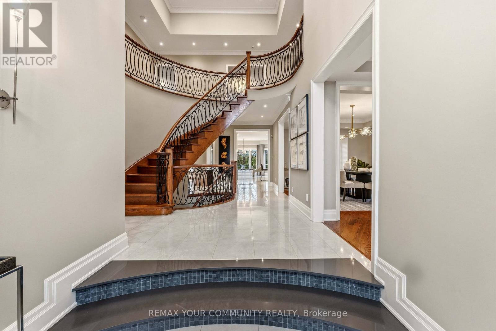 37 Vaughan Boulevard, Vaughan, Ontario  L4J 3N8 - Photo 2 - N12950042