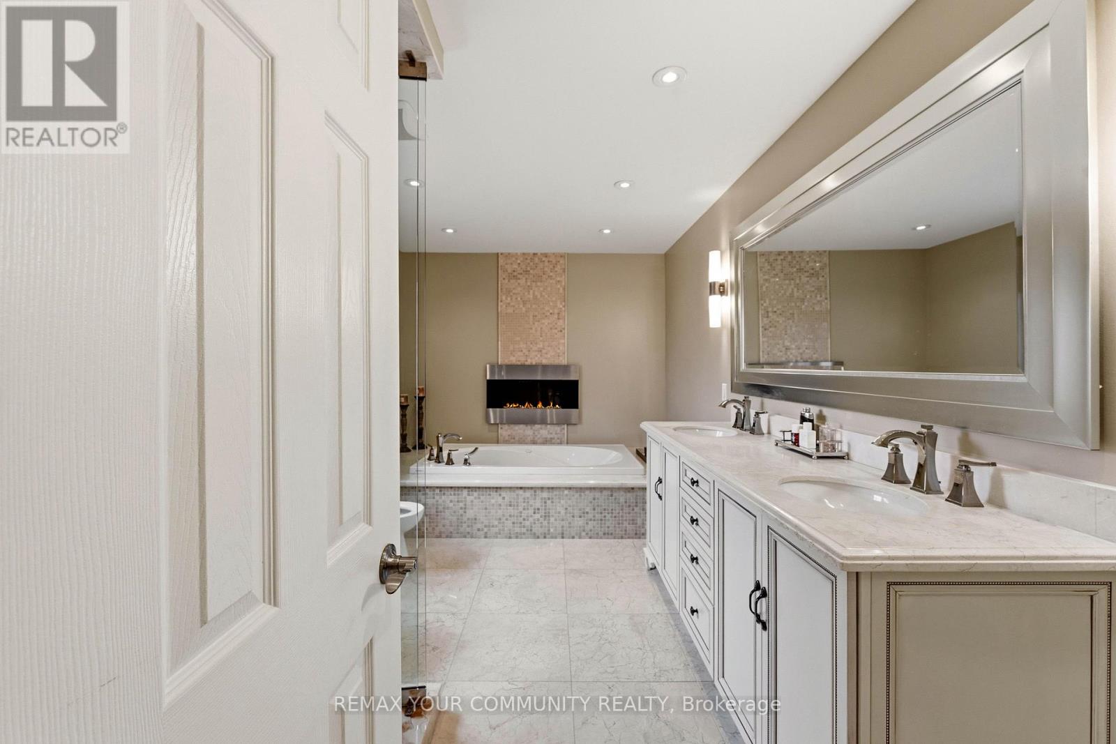 37 Vaughan Boulevard, Vaughan, Ontario  L4J 3N8 - Photo 24 - N12950042