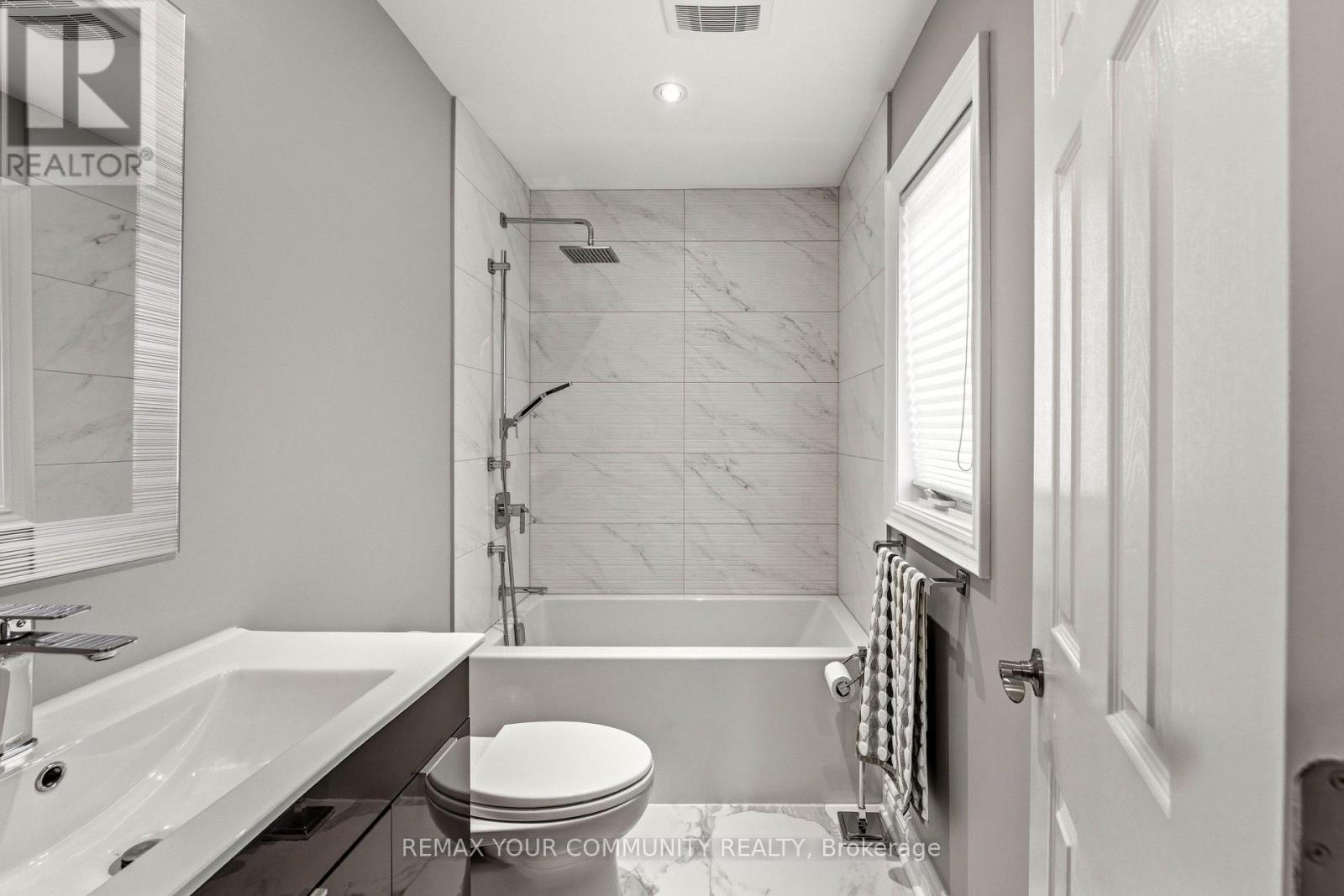 37 Vaughan Boulevard, Vaughan, Ontario  L4J 3N8 - Photo 28 - N12950042