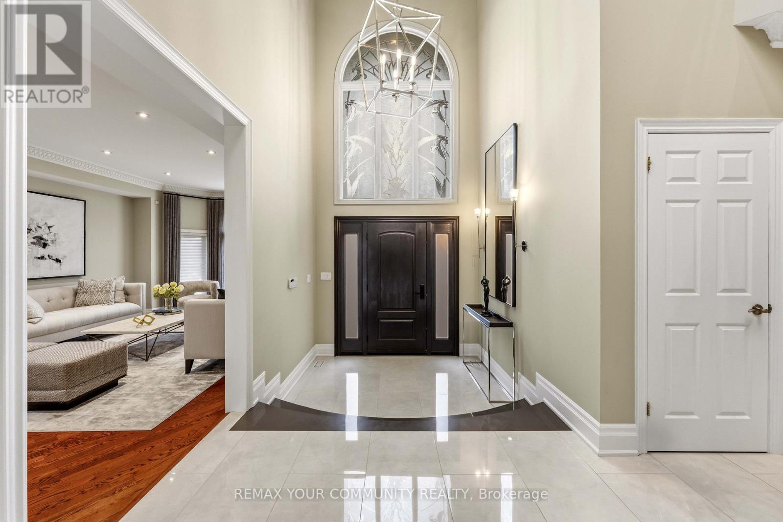 37 Vaughan Boulevard, Vaughan, Ontario  L4J 3N8 - Photo 3 - N12950042