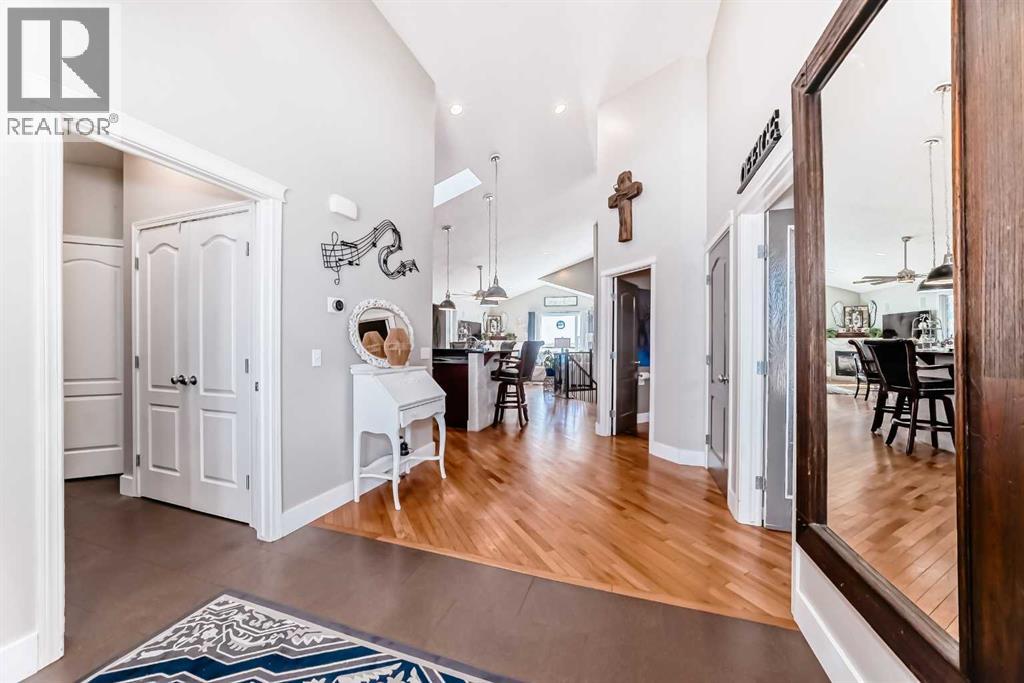 33 Boulder Creek Manor SE, Langdon, Alberta  T0J 1X3 - Photo 6 - A2291251