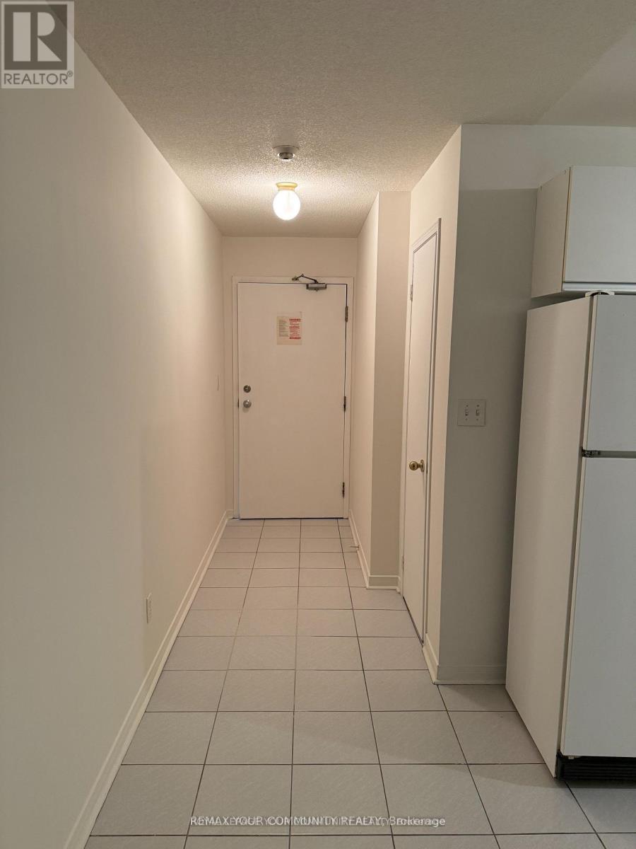 201 - 72 Lake Avenue, Richmond Hill, Ontario  L4E 2V4 - Photo 3 - N12950052