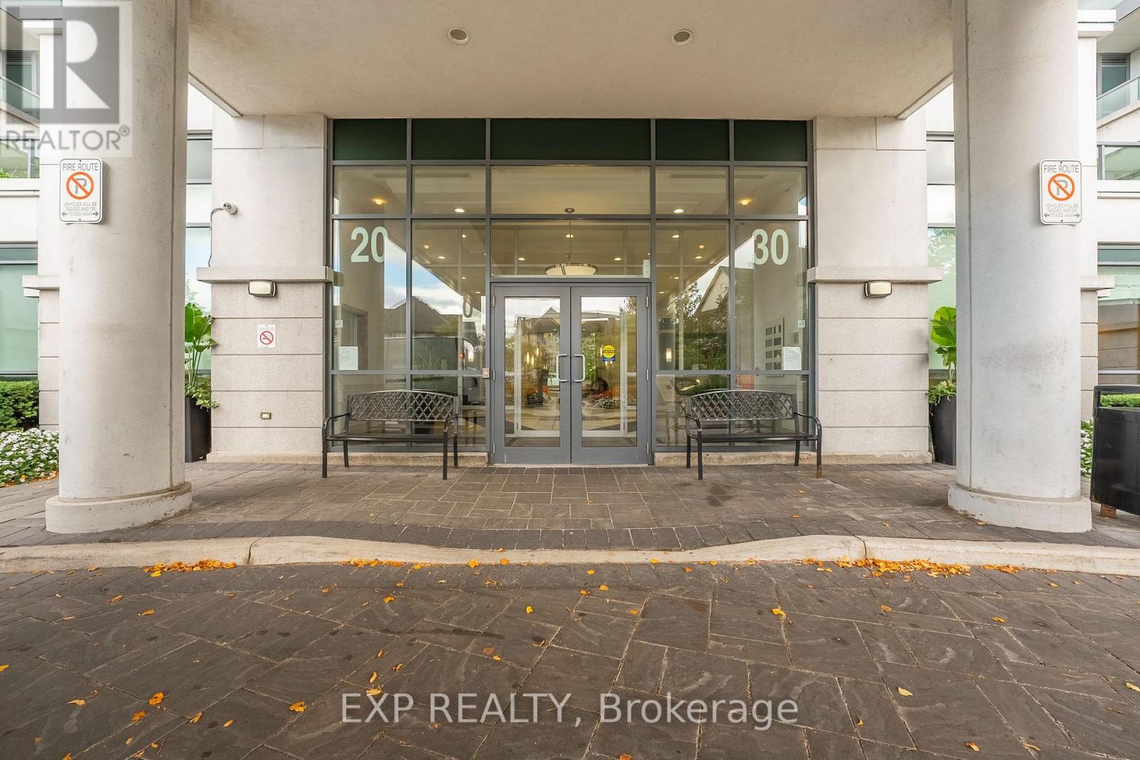 105 - 20 North Park Road, Vaughan, Ontario  L4J 0G7 - Photo 4 - N12950068