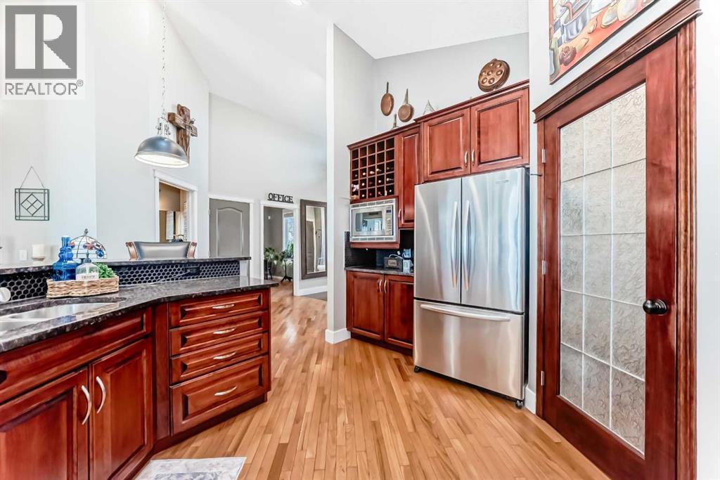 33 Boulder Creek Manor SE, Langdon, Alberta  T0J 1X3 - Photo 10 - A2291251