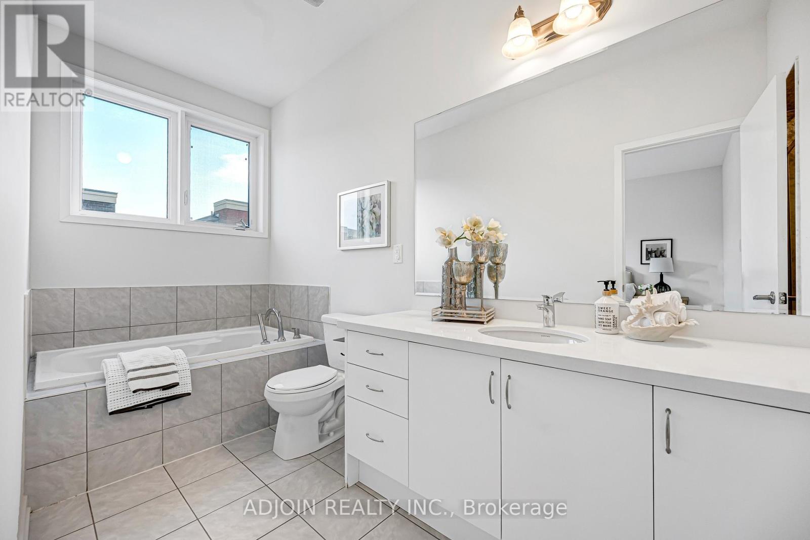 525 Marc Santi Boulevard, Vaughan, Ontario  L6A 5C5 - Photo 14 - N12950154