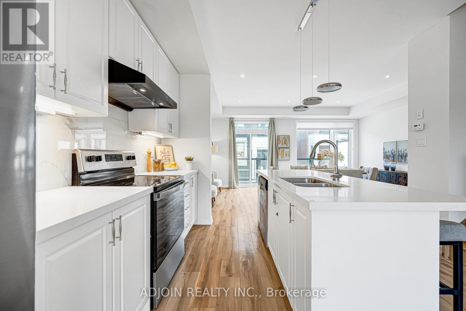 525 Marc Santi Boulevard, Vaughan, Ontario  L6A 5C5 - Photo 5 - N12950154