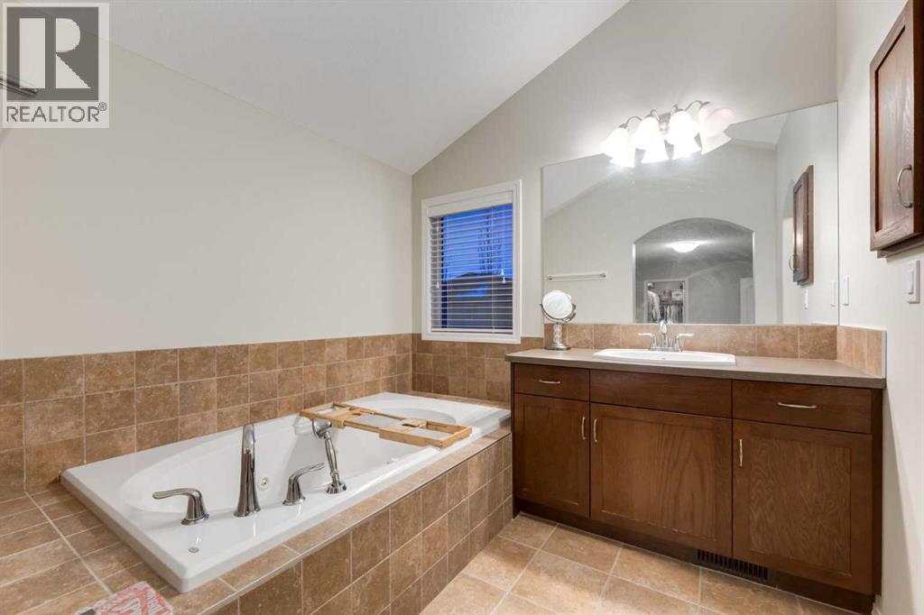 154 Aspen Hills Way SW, Calgary, Alberta  T3H 0G8 - Photo 26 - A2294272